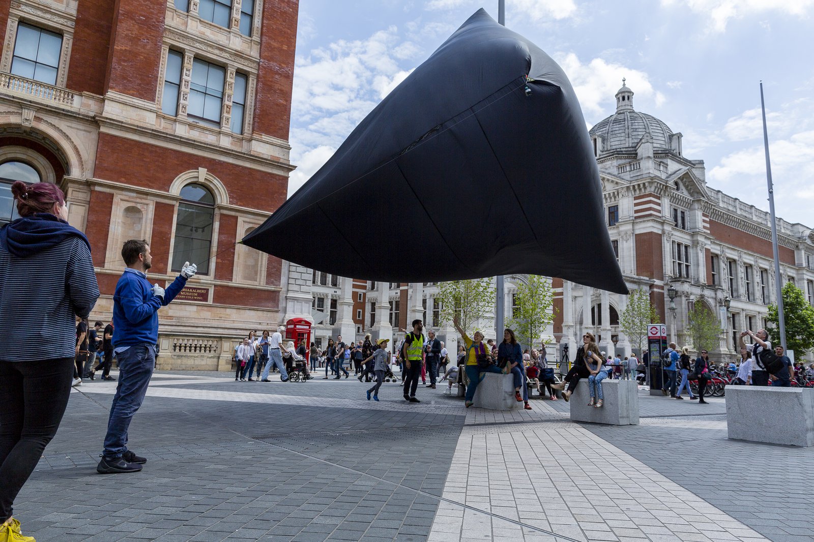 Tomas Saraceno flying his Aerocene sculpture on Exhibition Road