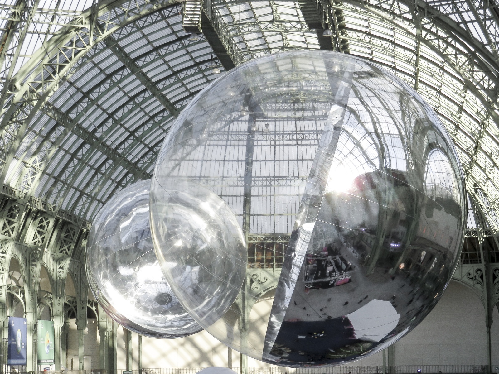 Tomás Saraceno - Aerocene 10.4 & 15.3 © Photography by Studio Tomás Saraceno, 2015 